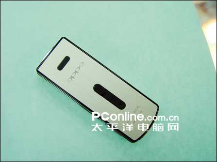 D17L背面