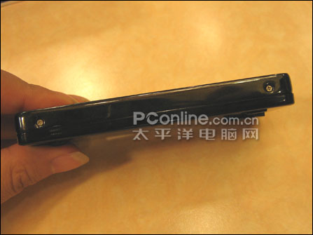 昂达VX737侧面