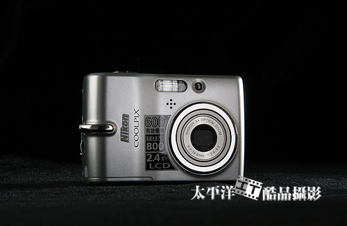 尼康L10产品图