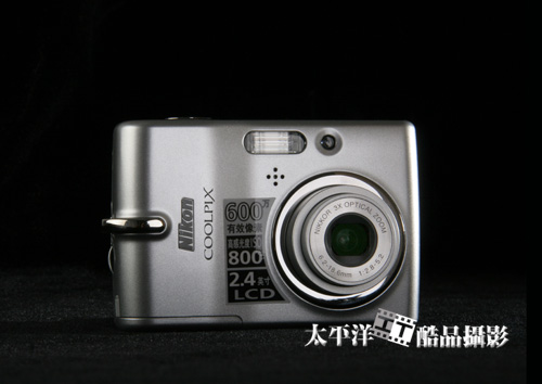 尼康L10产品图