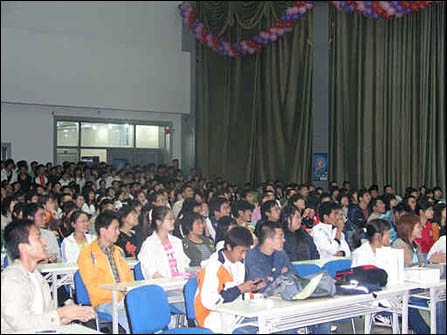 蓝魔2007音乐先锋行首站告捷 来自哈工程大的报道