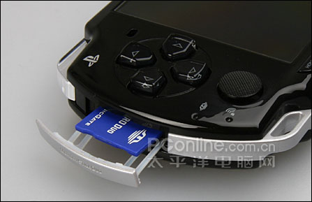 PSP2000记忆棒插槽