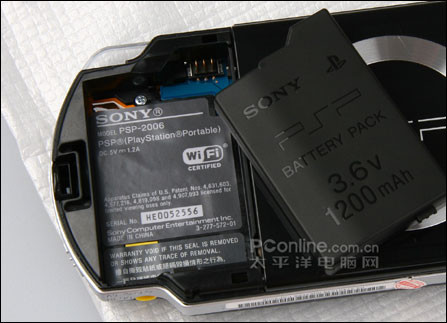 PSP2000标配的电池