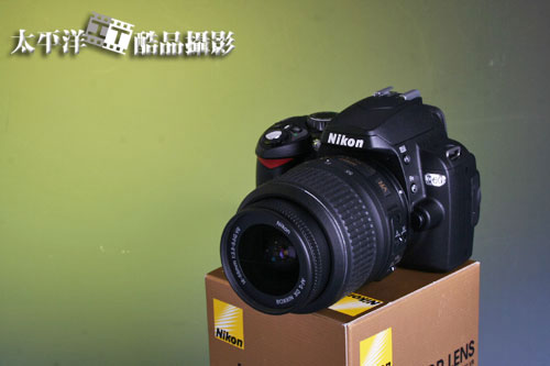 尼康D60_尼康AF-S 18-55mm VR镜头