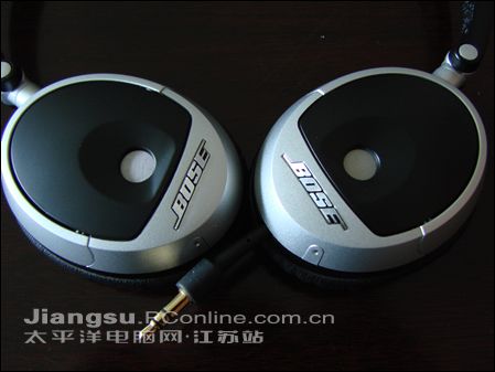 BOSE ON EAR