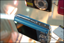 SONY W220
