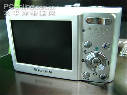 富士F30