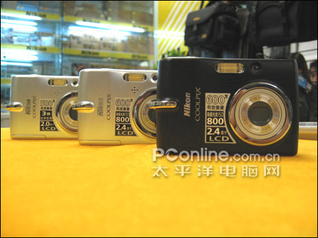 尼康l11