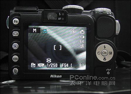 尼康P5000