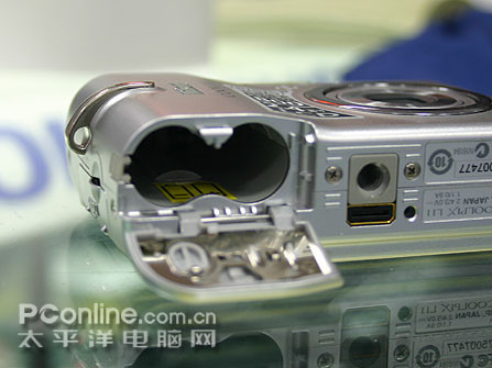 尼康L11