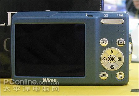 尼康S210背面