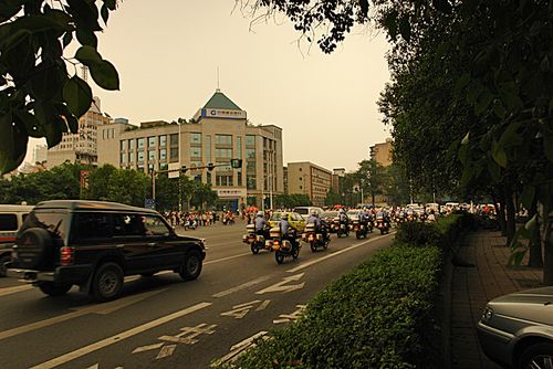 地震中的成都(图5)
