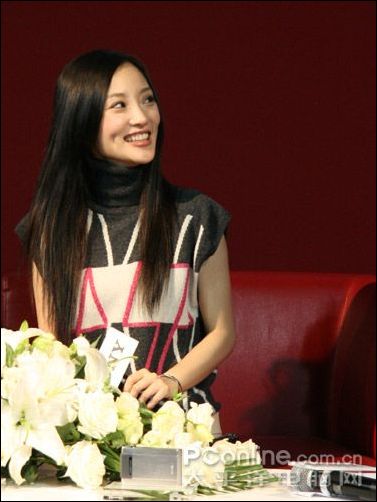 索尼T500发布会明星嘉宾李小璐、夏雨