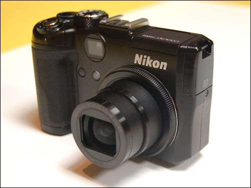 尼康P6000