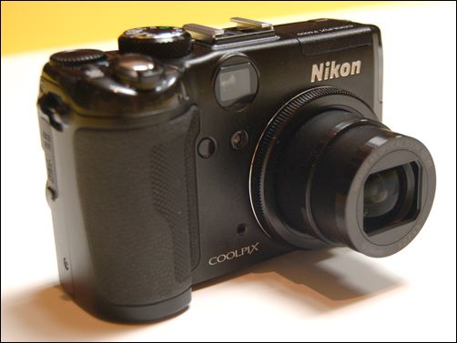 尼康P6000
