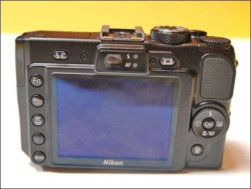 尼康P6000