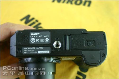 尼康 P6000