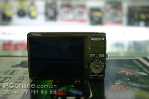 尼康S600