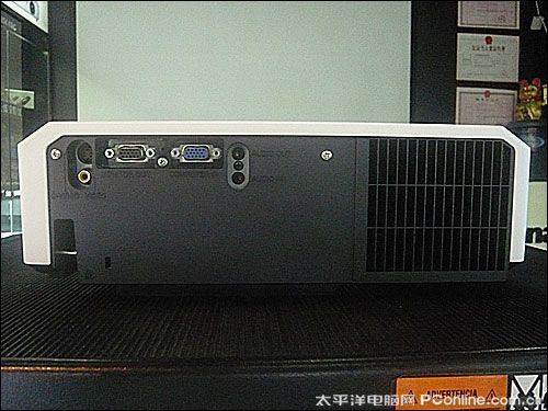 日立HCP-2600X日立HCP-2600X投影机背部接口