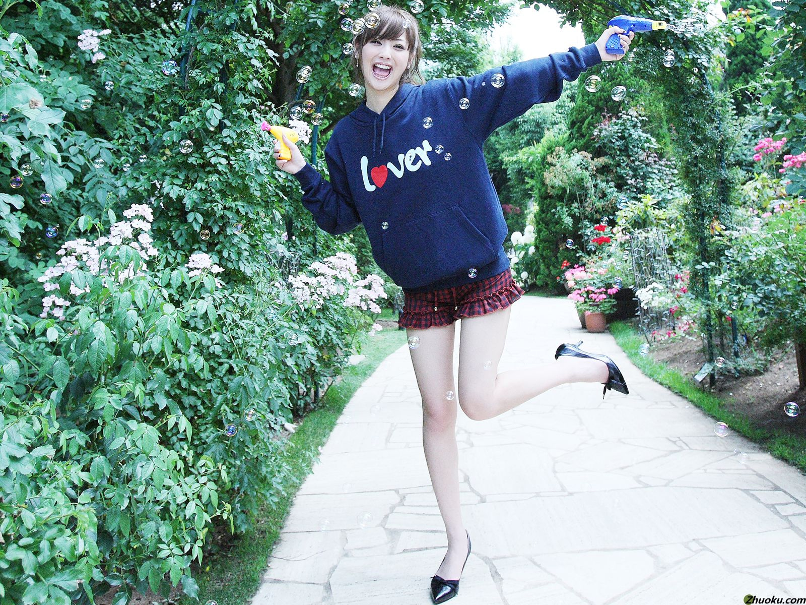 佐佐木希超甜美写真高清壁纸